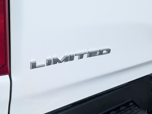 Used 2020 RAM 1500 Limited w/ Body Color Bumper Group AWD/4WD image 7