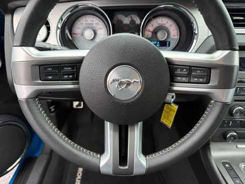 Used 2010 Ford Mustang GT RWD image 21