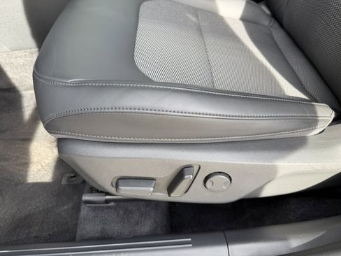 Used 2024 Kia Niro EX w/ EX Cold Weather Package image 29