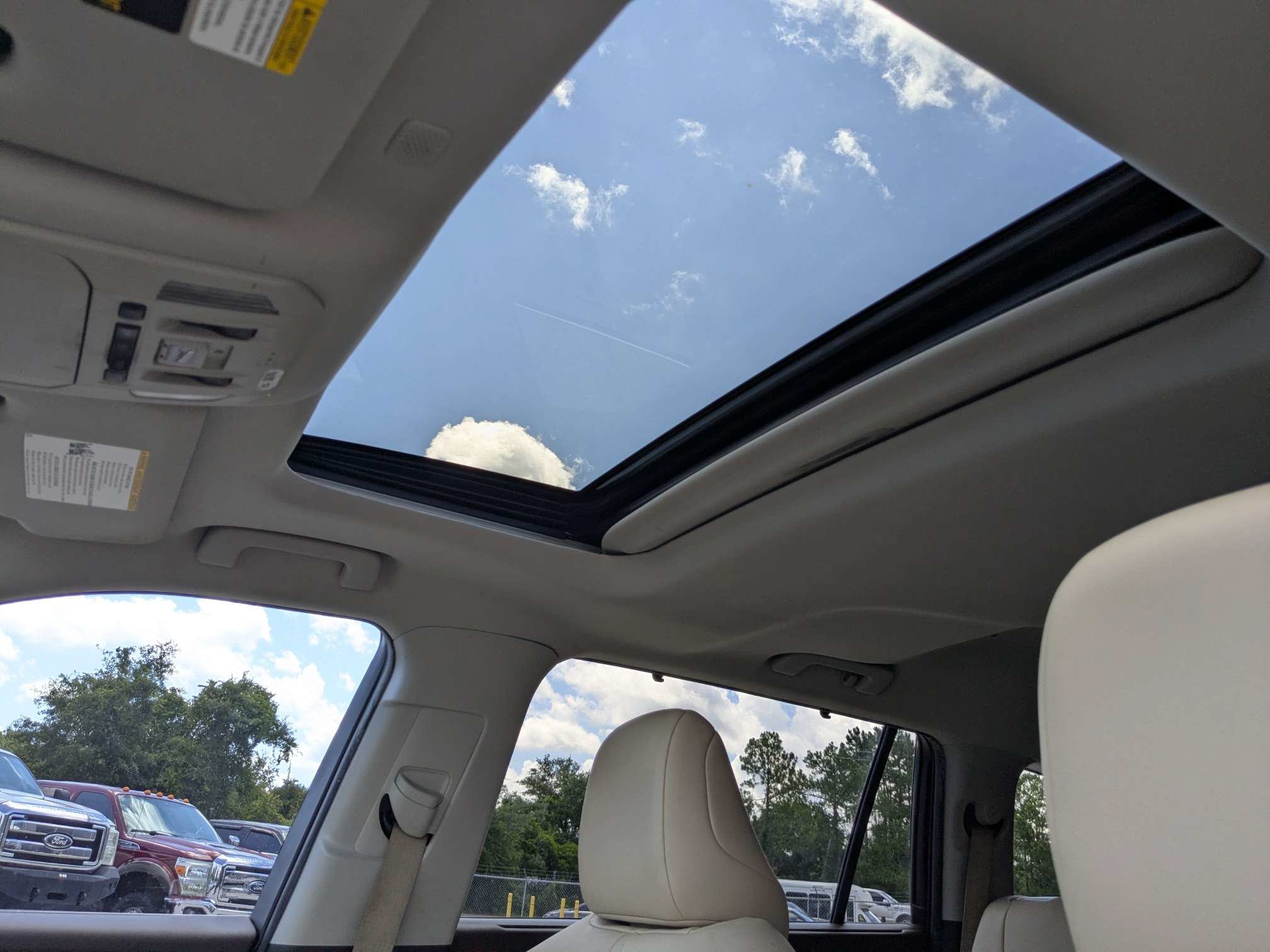 Used 2020 Toyota Highlander XLE AWD/4WD image 21