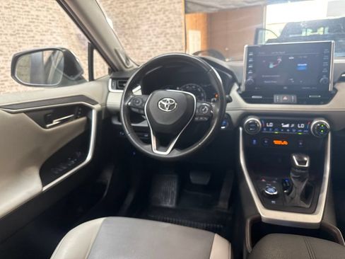 Used 2022 Toyota RAV4 Limited AWD/4WD image 19