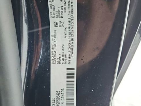 Used 2025 Chrysler Pacifica Select image 55