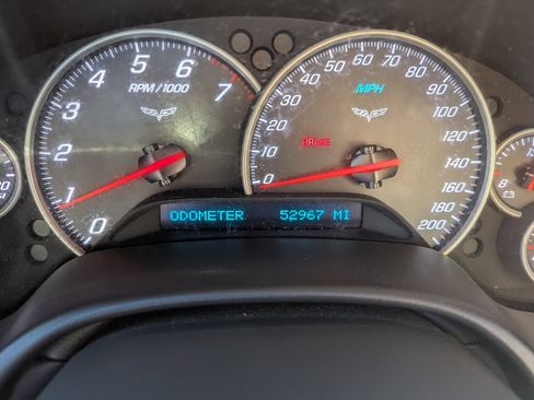 Used 2005 Chevrolet Corvette Coupe w/ Preferred Equipment Group image 16