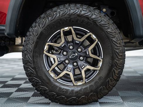 Used 2024 Chevrolet Colorado ZR2 w/ ZR2 Convenience Package III AWD/4WD image 22