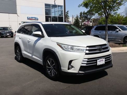 Used 2017 Toyota Highlander XLE image 5