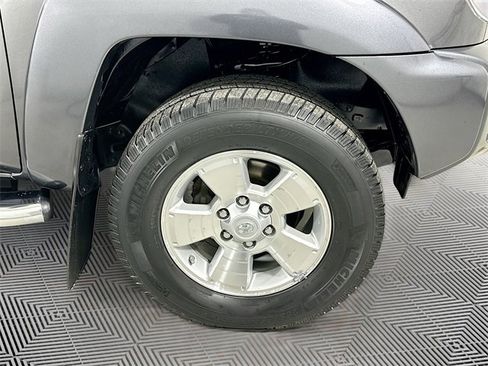 Used 2013 Toyota Tacoma 4x4 Double Cab image 22