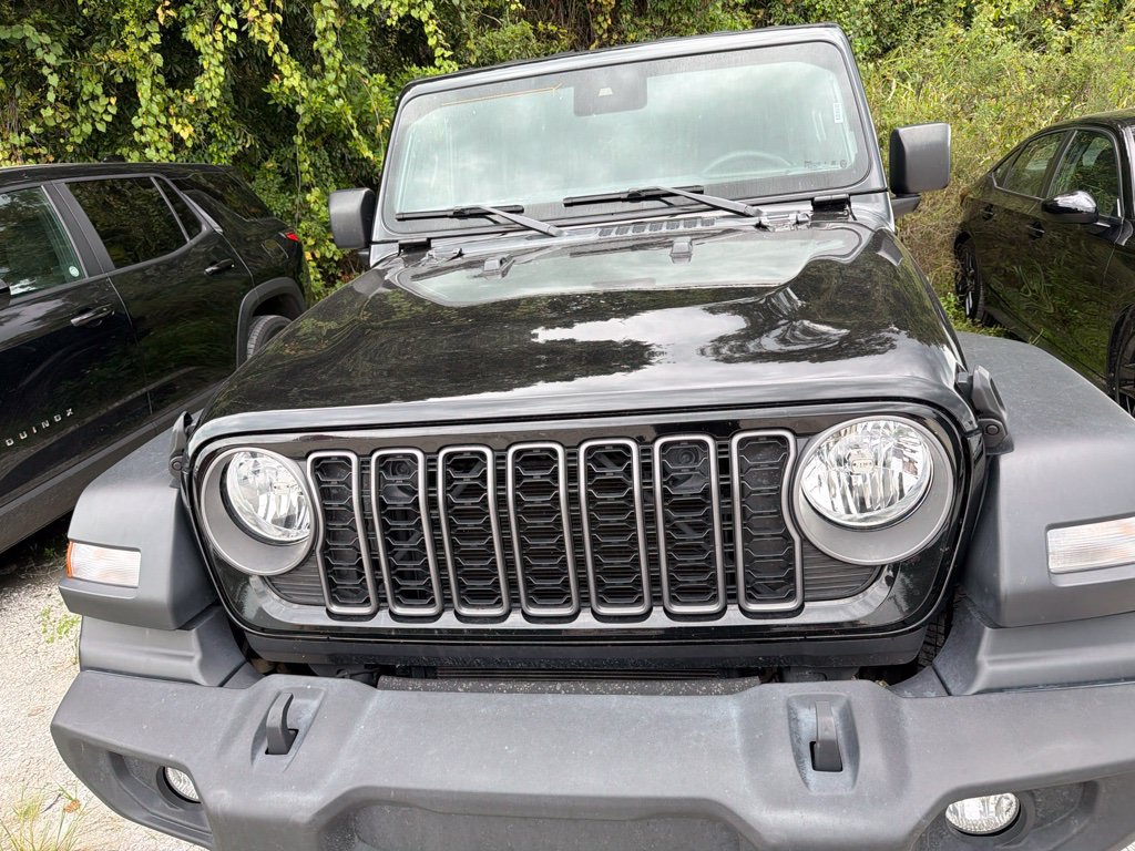 Used 2025 Jeep Wrangler Unlimited Sport AWD/4WD image 4