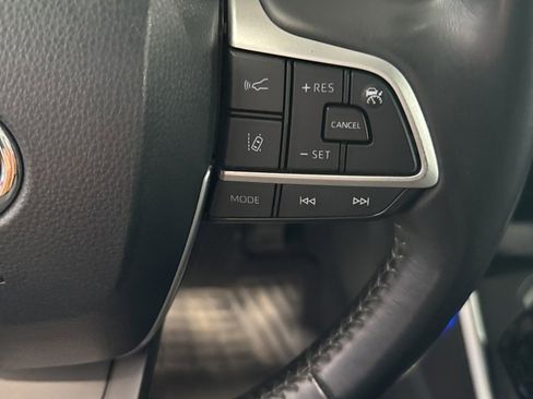 Used 2022 Toyota Highlander LE image 38