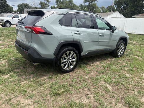 Used 2021 Toyota RAV4 XLE Premium AWD/4WD image 5