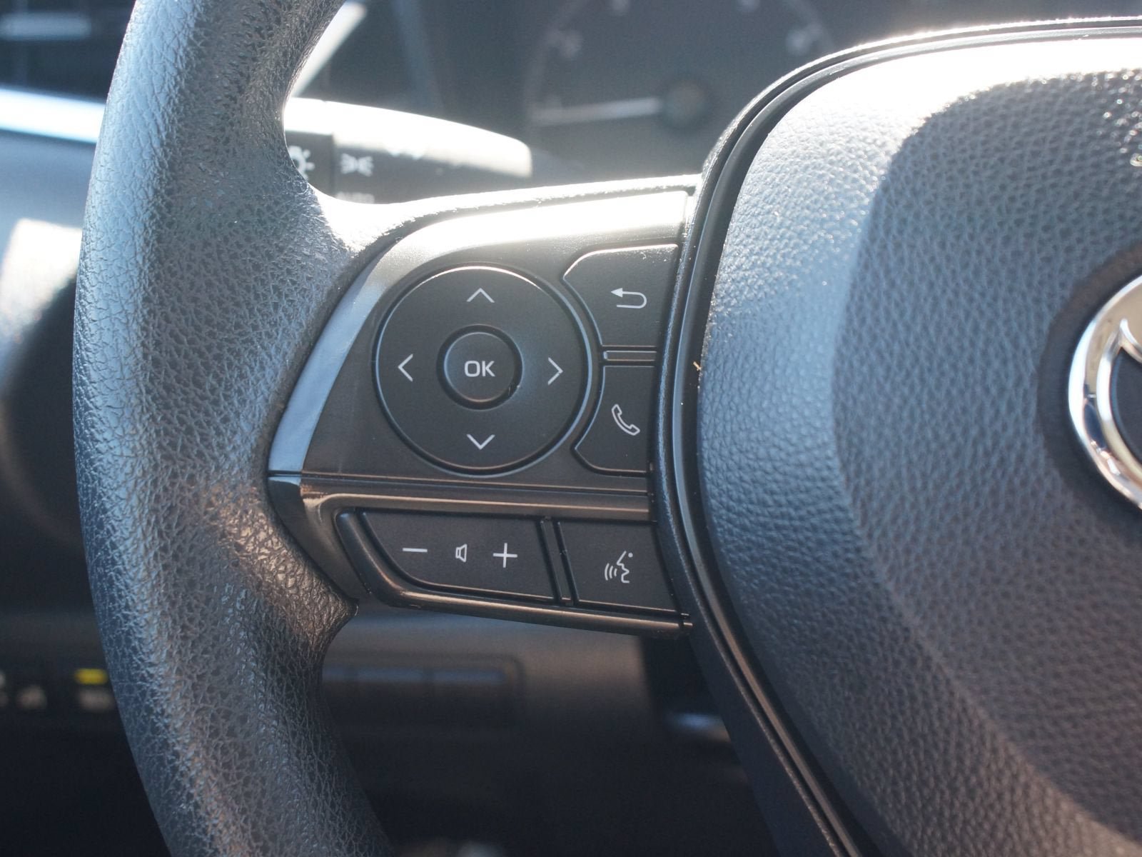 Used 2024 Toyota Corolla LE FWD image 8