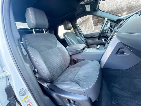 Used 2023 Land Rover Discovery S R-Dynamic image 32