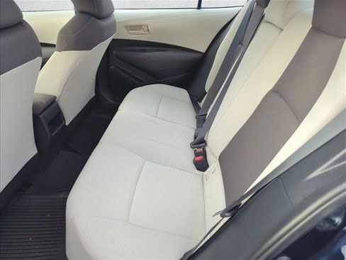 Used 2022 Toyota Corolla LE FWD image 7
