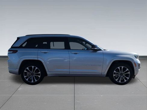 Used 2024 Jeep Grand Cherokee Overland w/ Luxury Tech Group IV image 7
