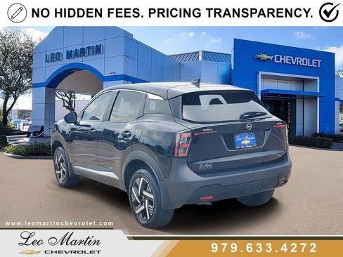 Used 2025 Nissan Kicks SV FWD image 4