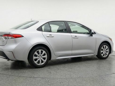 Used 2025 Toyota Corolla LE FWD image 7