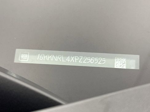 Used 2023 GMC Acadia SLE image 21