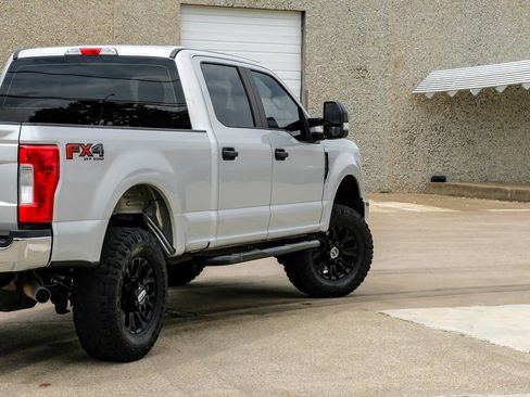 Used 2018 Ford F250 XL w/ Power Equipment Group AWD/4WD image 12