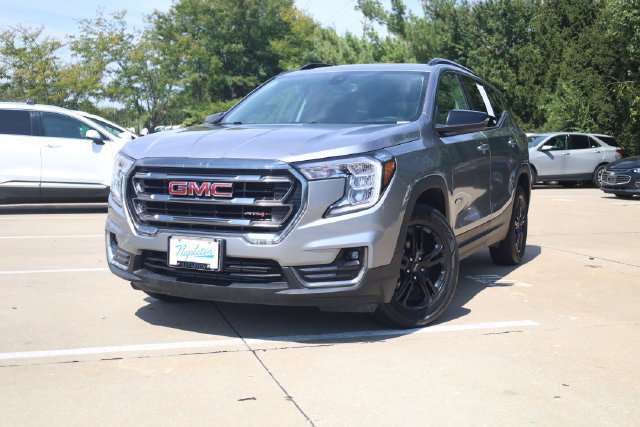 Used 2023 GMC Terrain AT4 AWD/4WD image 2