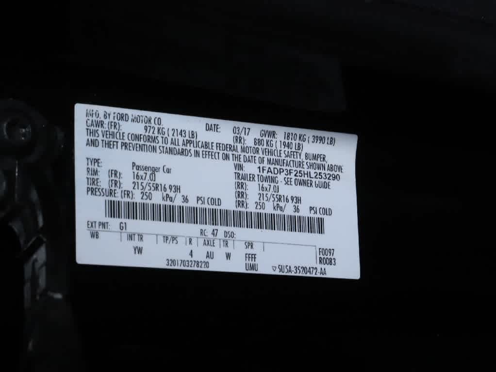 Used 2017 Ford Focus SE FWD image 19