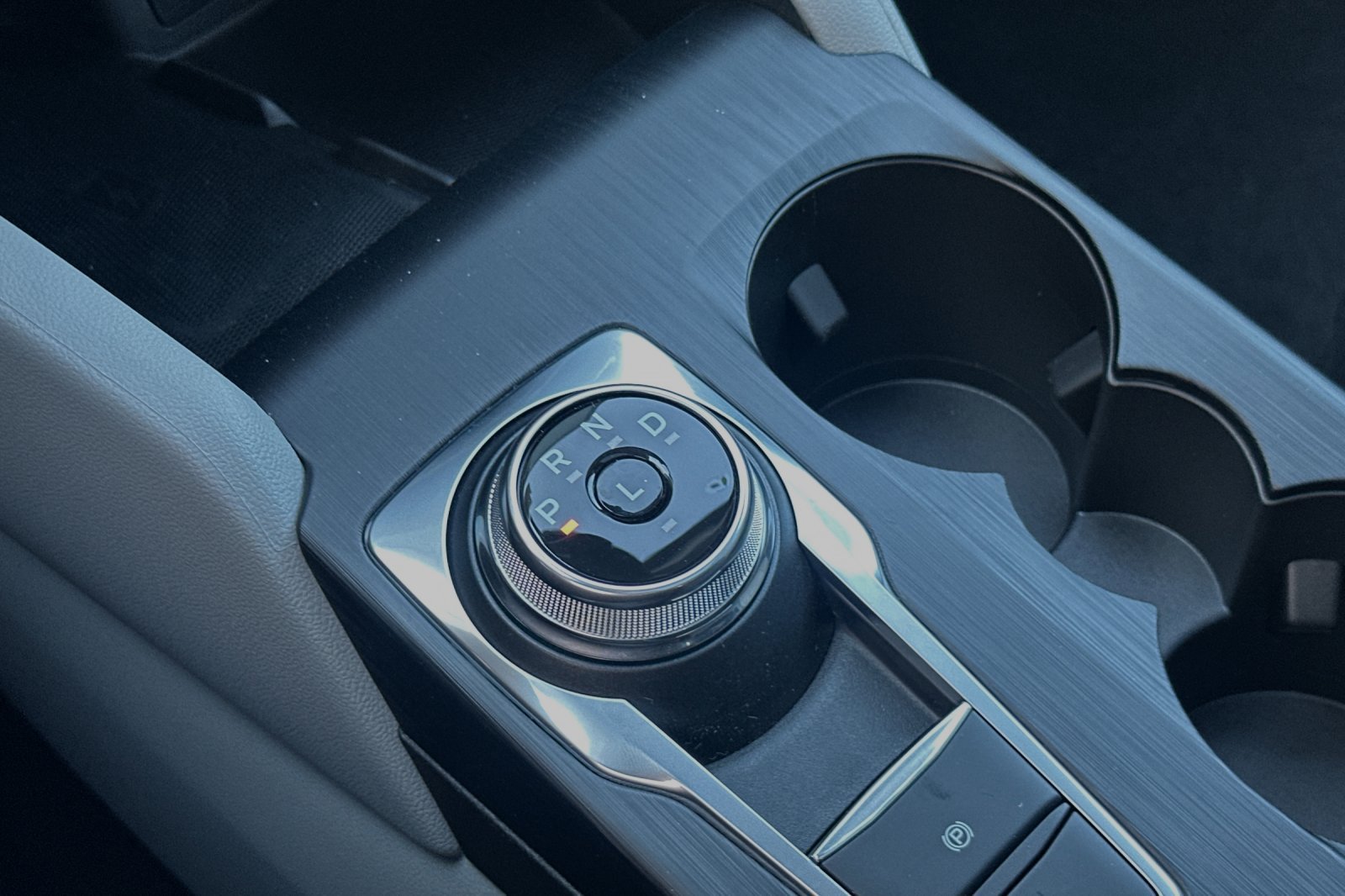 New 2024 Ford Escape SE w/ PHEV Premium Package FWD image 19