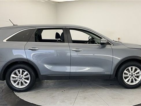 Used 2020 Kia Sorento AWD V6 image 8