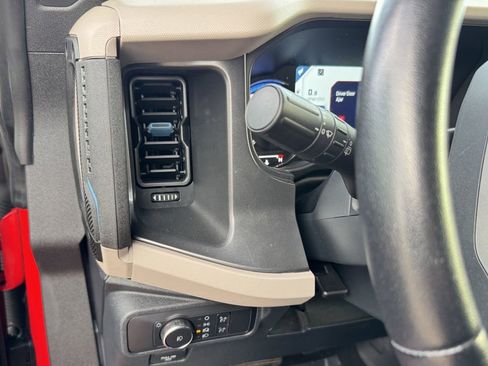 Used 2022 Ford Bronco Wildtrak image 13