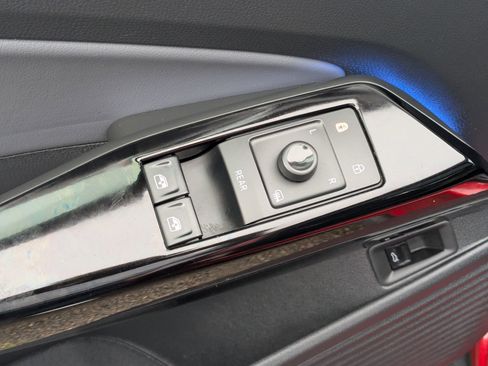 Used 2023 Volkswagen ID.4 Pro S image 10