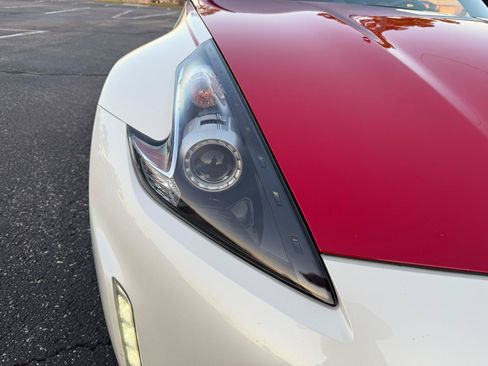 Used 2020 Nissan 370Z Coupe RWD image 19