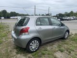 Used 2010 Toyota Yaris 4-Door Hatchback image 6