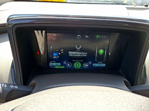Used 2015 Chevrolet Volt w/ Enhanced Safety Package 1 FWD image 13