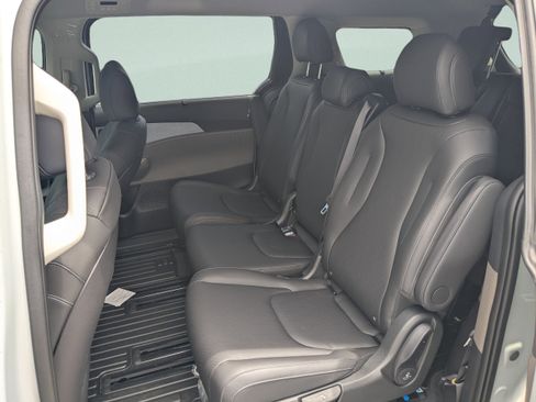 New 2026 Kia Carnival EX FWD image 10