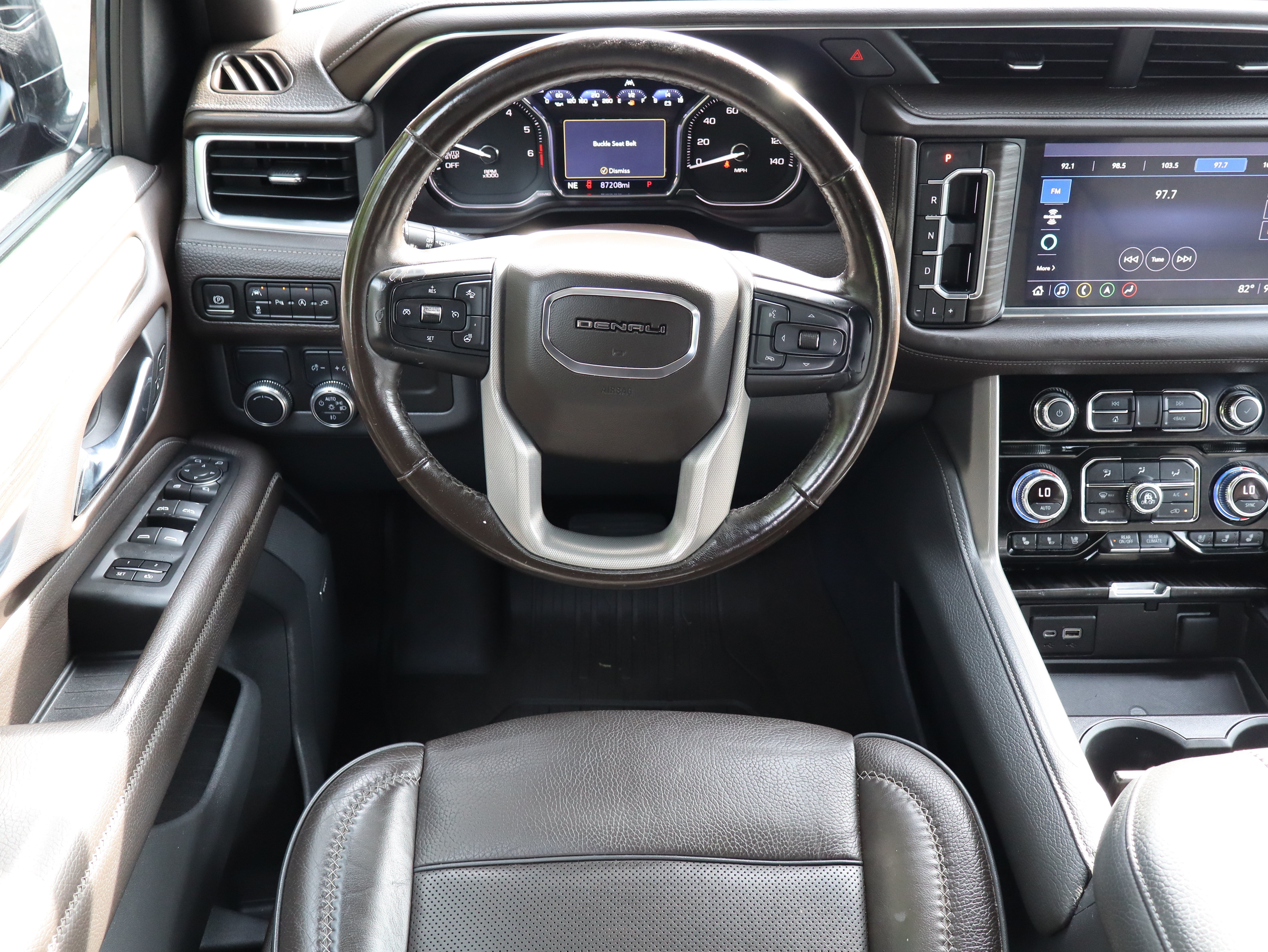 Used 2021 GMC Yukon Denali w/ Denali Premium Package RWD image 27