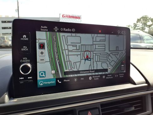 Certified 2025 Honda Pilot Touring image 6