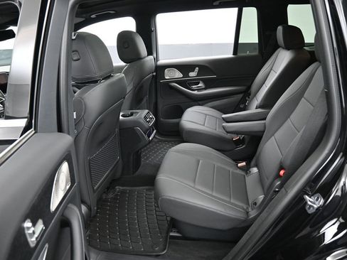 Used 2025 Mercedes-Benz GLS 450 4MATIC image 26