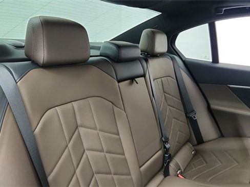 Used 2025 BMW 540i xDrive 540i xDrive image 25