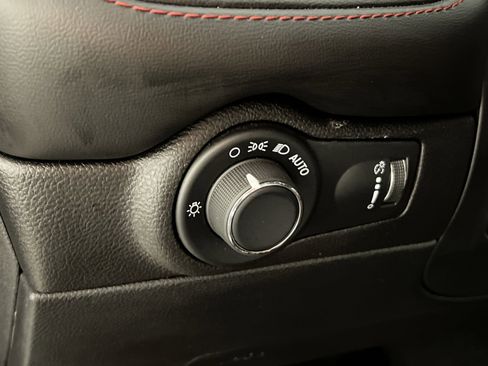 Used 2025 Dodge Durango GT AWD/4WD image 32