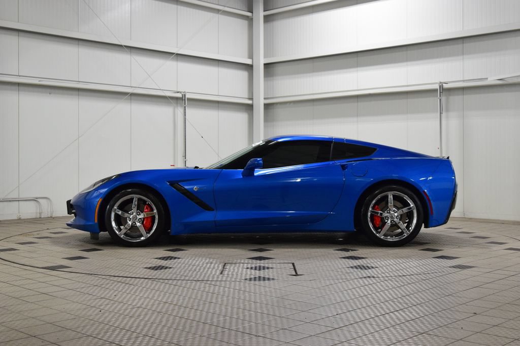 Used 2015 Chevrolet Corvette Stingray Coupe w/ 2LT Preferred Equipment Group RWD image 4