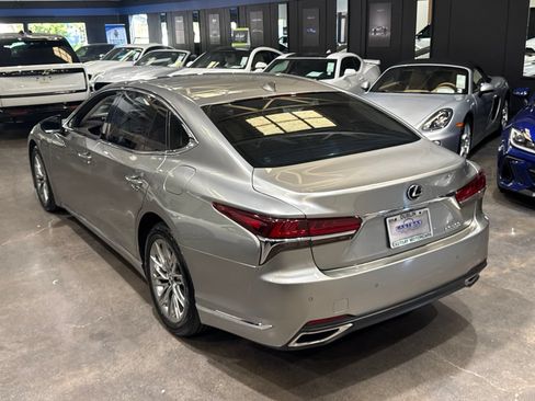 Used 2018 Lexus LS 500 w/ Accessory Package (Z2) RWD image 11