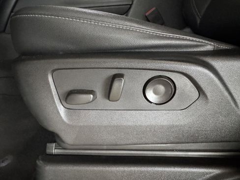 Used 2024 Chevrolet Suburban LT image 26