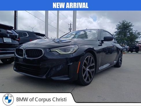 Used 2023 BMW 230i Coupe w/ Premium Package image 3