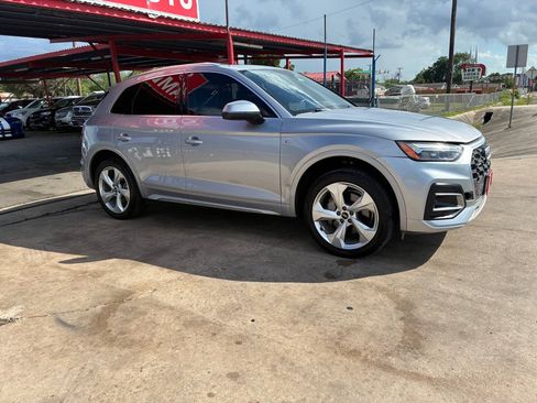 Used 2022 Audi Q5 2.0T Premium Plus w/ Premium Plus Package AWD/4WD image 3