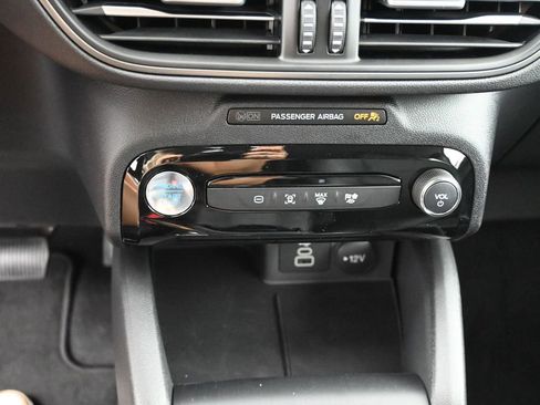 New 2025 Ford Escape SE image 24