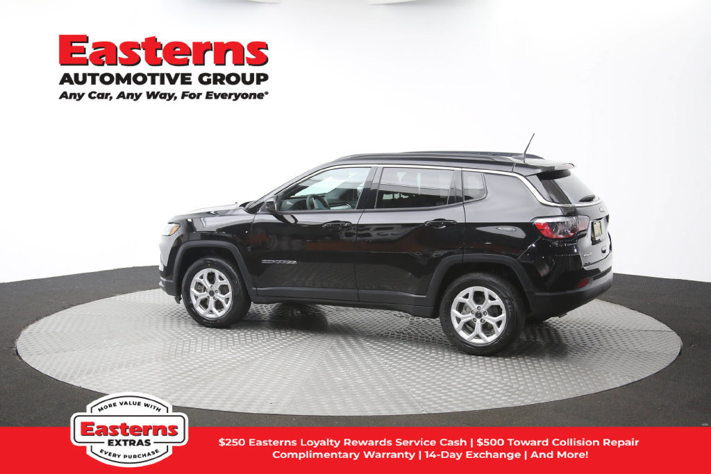 Used 2025 Jeep Compass Latitude w/ Sun & Sound Group AWD/4WD image 66