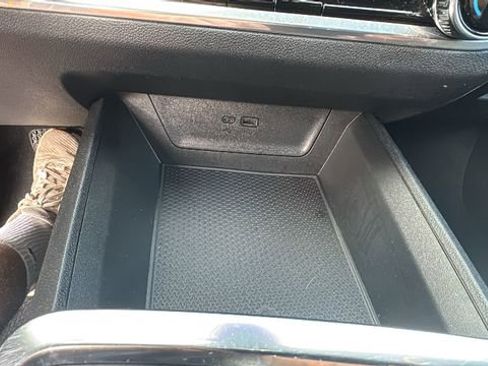 Used 2025 Chevrolet Equinox LT AWD/4WD image 23