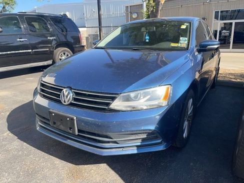 Used 2016 Volkswagen Jetta SE FWD image 4