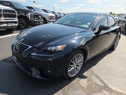 Used 2016 Lexus IS 300 AWD image 2