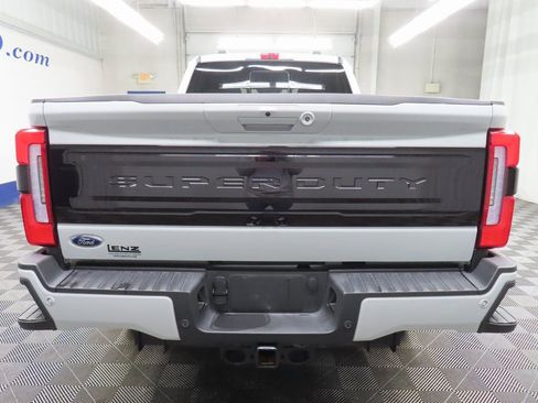 Used 2025 Ford F250 Platinum w/ FX4 Off-Road Package image 43