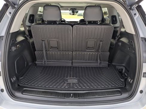 Used 2022 Jeep Grand Cherokee L Limited image 12