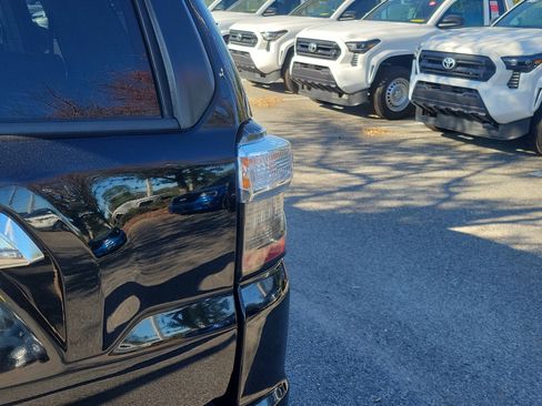 Used 2016 Toyota 4Runner Limited image 20