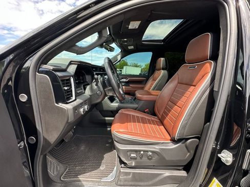 Used 2025 GMC Sierra 1500 Denali Ultimate AWD/4WD image 2